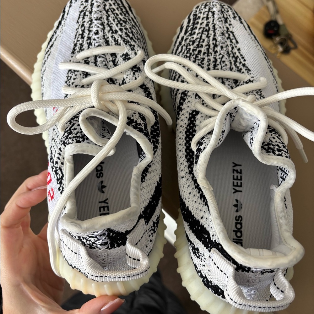 adidas Yeezy Boost 350 V2 Zebra - Picture 6 of 6